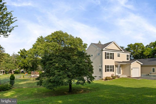 14 S LOCUST ST, Round Hill, VA 20141