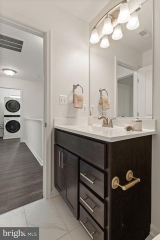 14 S LOCUST ST, Round Hill, VA 20141