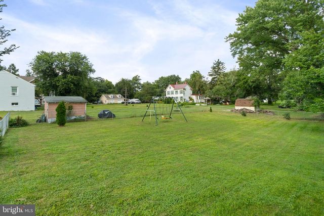 14 S LOCUST ST, Round Hill, VA 20141