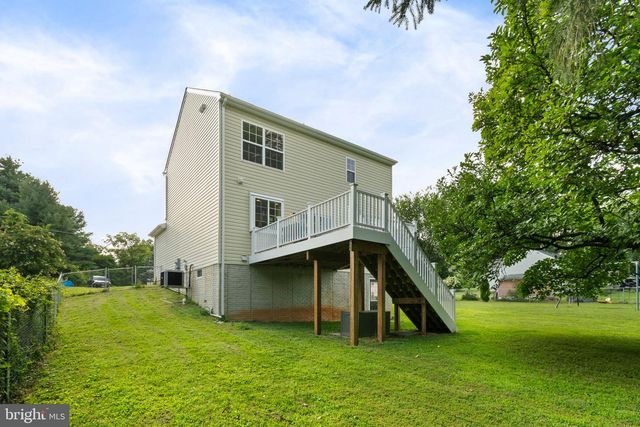 14 S LOCUST ST, Round Hill, VA 20141