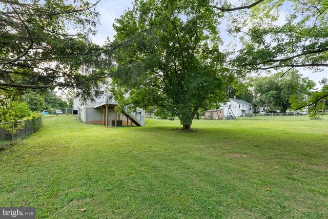 14 S LOCUST ST, Round Hill, VA 20141