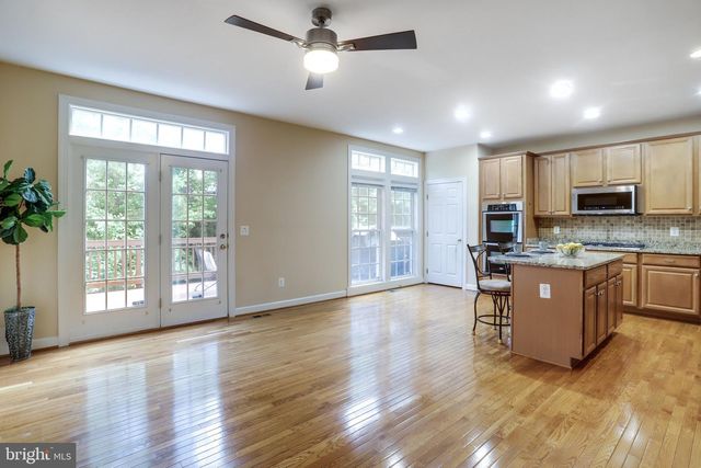 4694 HELEN WINTER TER, Alexandria, VA 22312