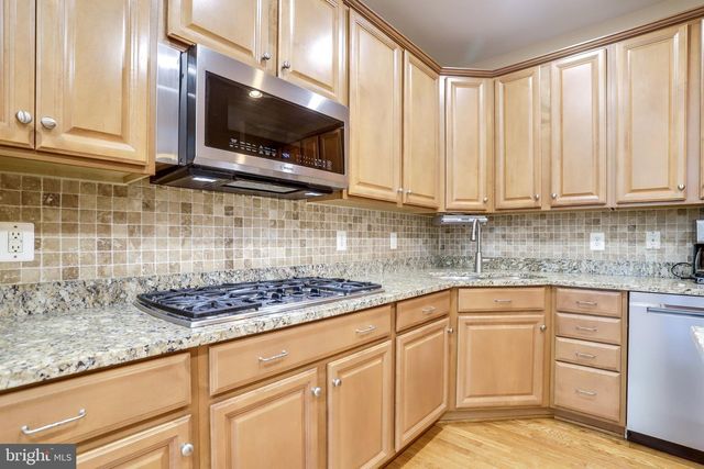 4694 HELEN WINTER TER, Alexandria, VA 22312