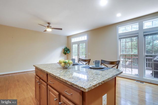 4694 HELEN WINTER TER, Alexandria, VA 22312