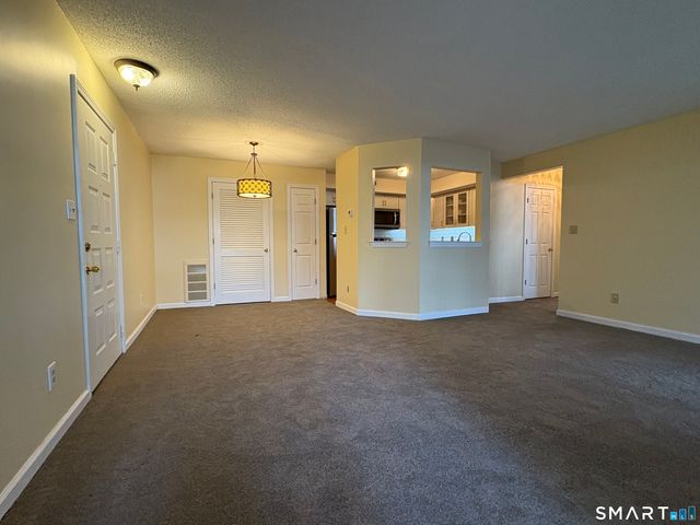 15 Forest Glen Circle 6, Middletown, CT 06457