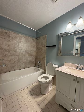 15 Forest Glen Circle 6, Middletown, CT 06457