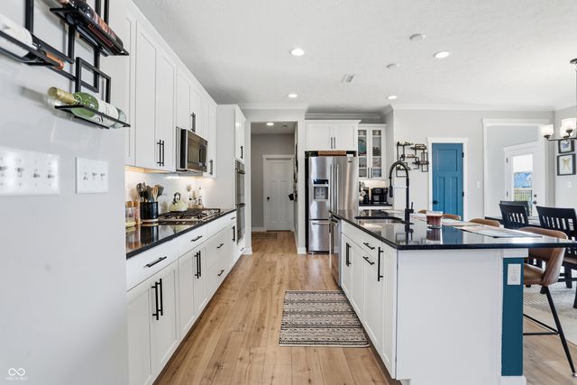 4285 Ironclad Drive, Bargersville, IN 46106