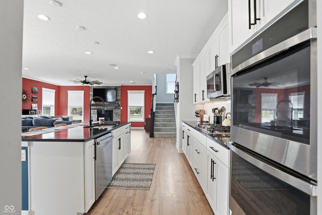 4285 Ironclad Drive, Bargersville, IN 46106