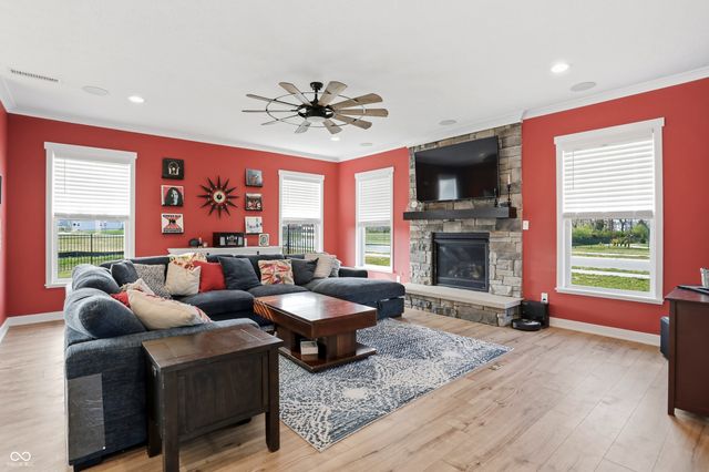 4285 Ironclad Drive, Bargersville, IN 46106