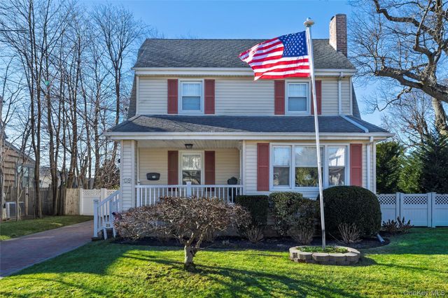 29 Norwich Avenue, Lynbrook, NY 11563