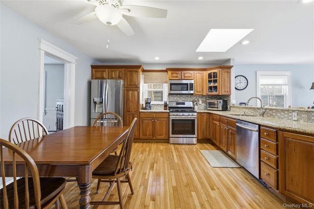 29 Norwich Avenue, Lynbrook, NY 11563