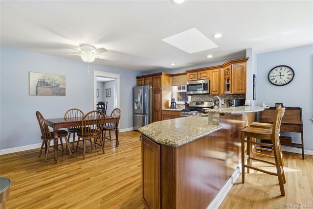 29 Norwich Avenue, Lynbrook, NY 11563