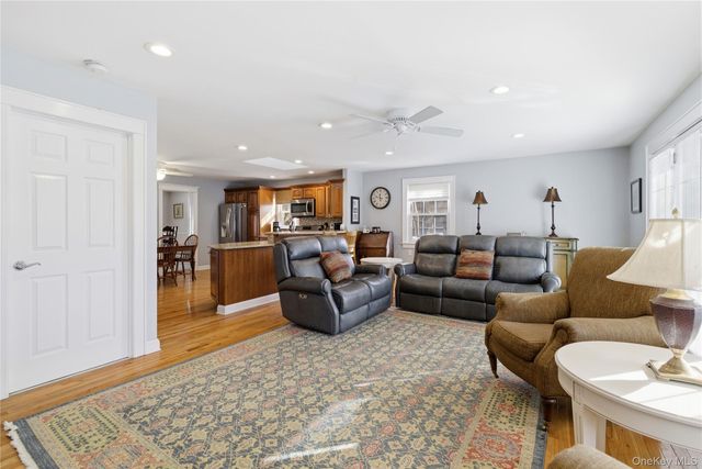 29 Norwich Avenue, Lynbrook, NY 11563