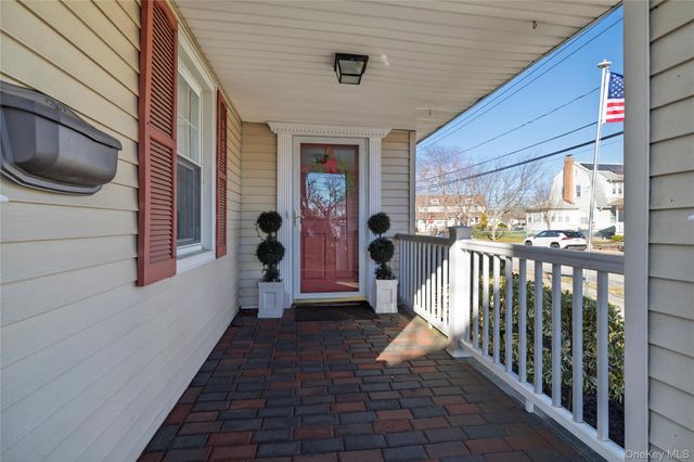 29 Norwich Avenue, Lynbrook, NY 11563