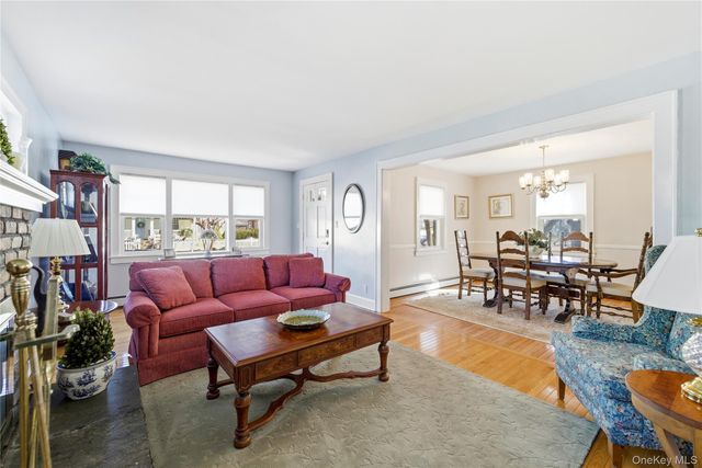 29 Norwich Avenue, Lynbrook, NY 11563