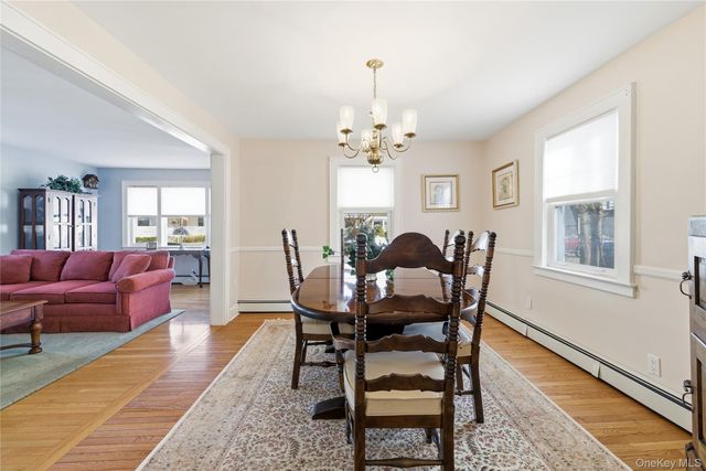 29 Norwich Avenue, Lynbrook, NY 11563