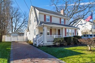 29 Norwich Avenue, Lynbrook, NY 11563