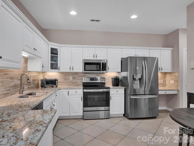 8278 Windsor Ridge Drive, Charlotte, NC 28277