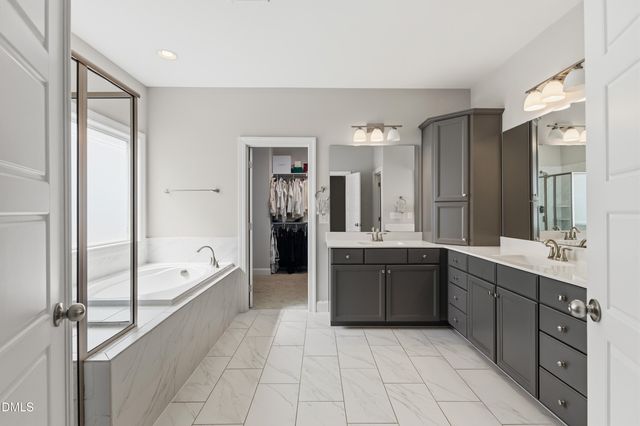 7421 Stonehenge Farm Lane, Raleigh, NC 27613