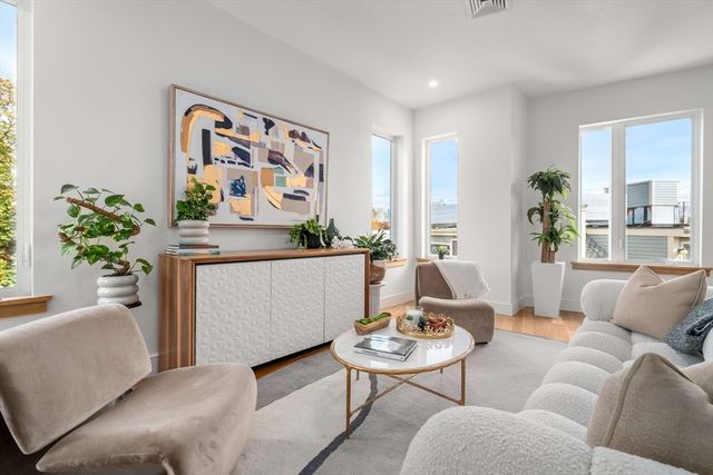 58 Kent 404, Brookline, MA 02445