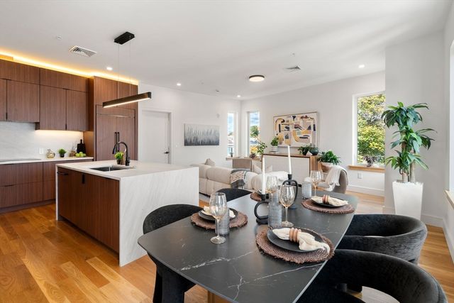 58 Kent 404, Brookline, MA 02445