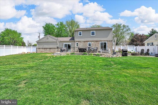 878 CHURCH ST, Landisville, PA 17538