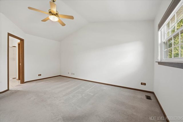 923 Ridge Trail, Carol Stream, IL 60188