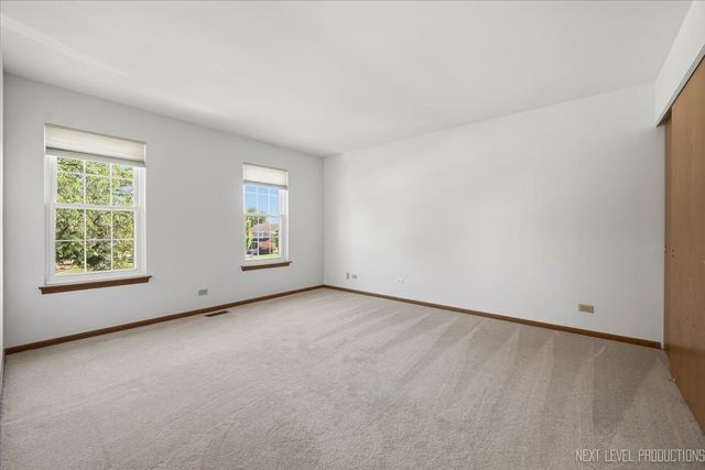 923 Ridge Trail, Carol Stream, IL 60188