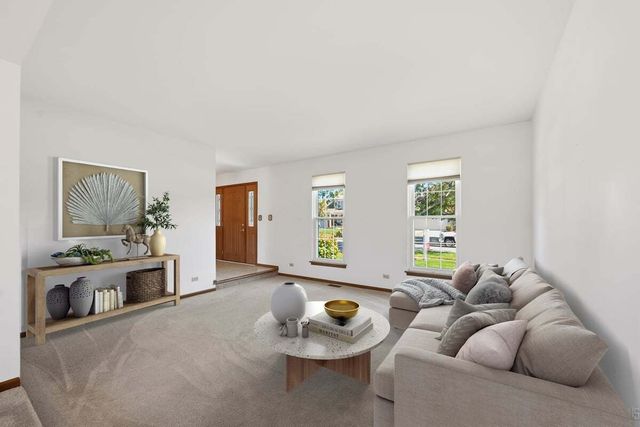 923 Ridge Trail, Carol Stream, IL 60188