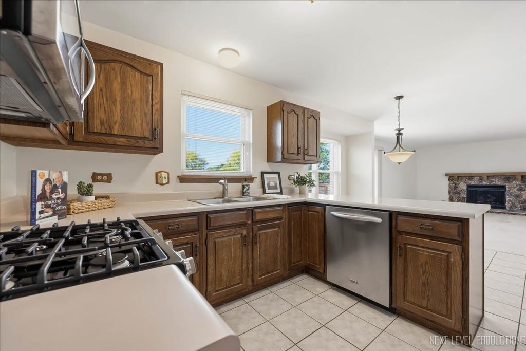 923 Ridge Trail, Carol Stream, IL 60188 — photo 4