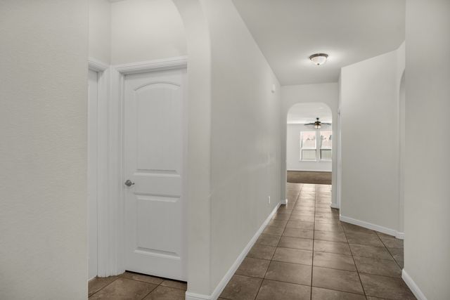 409 Oakbluff Drive, Denton, TX 76210