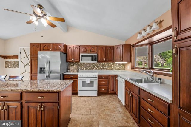 618 LAKE DR, Baltimore, MD 21286