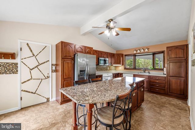 618 LAKE DR, Baltimore, MD 21286
