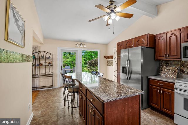 618 LAKE DR, Baltimore, MD 21286