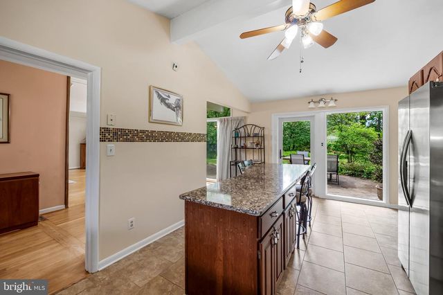 618 LAKE DR, Baltimore, MD 21286