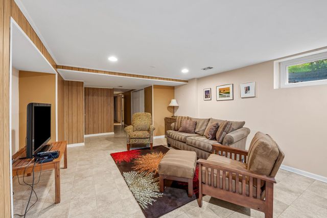 618 LAKE DR, Baltimore, MD 21286