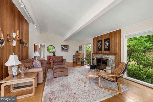 618 LAKE DR, Baltimore, MD 21286