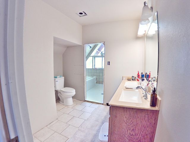 1803 Washington Drive, Miami, OK 74354