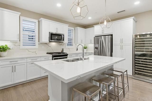 2744 Via Alta Place, San Diego, CA 92108