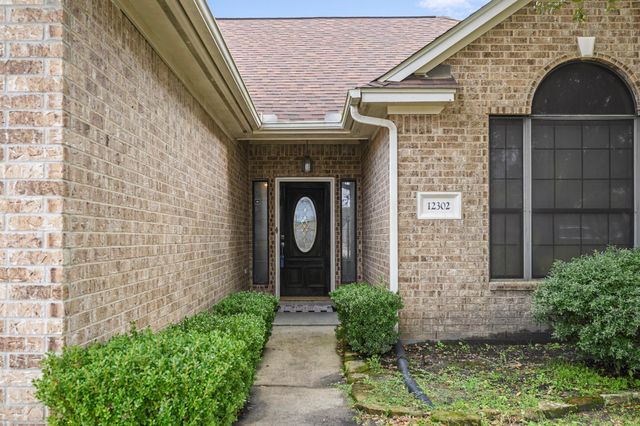 12302 Fisher Drive, Mont Belvieu, TX 77523