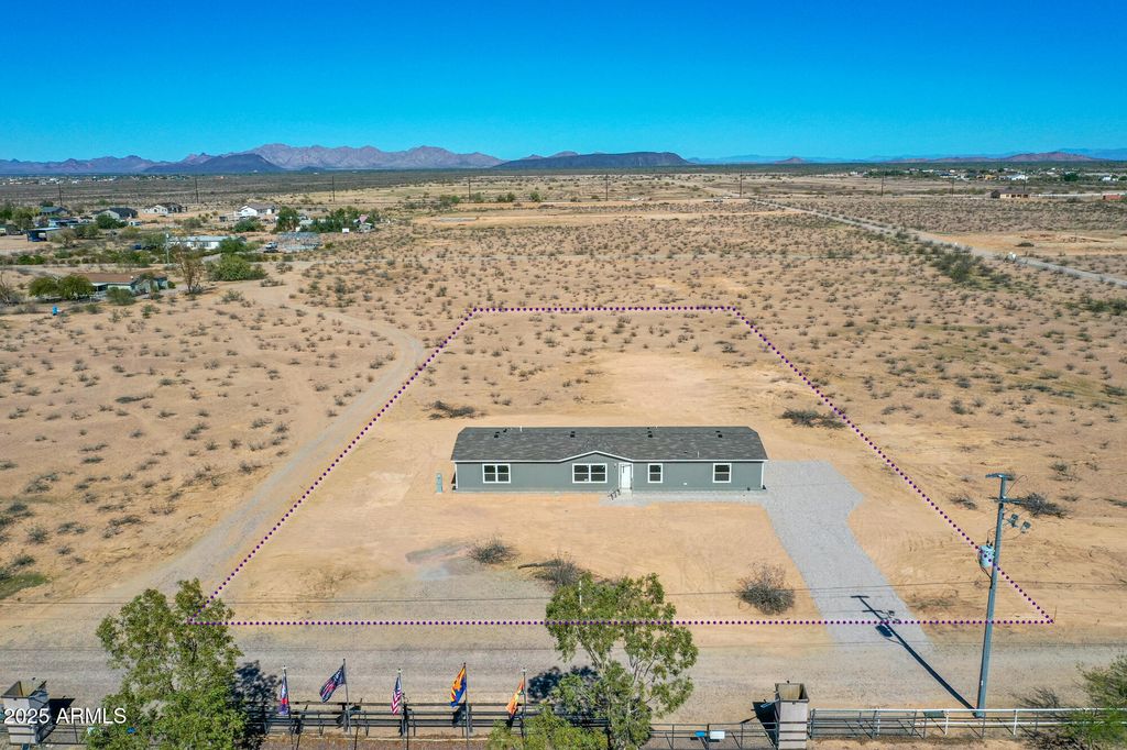 36582 W Whitton Avenue, Tonopah, AZ 85354