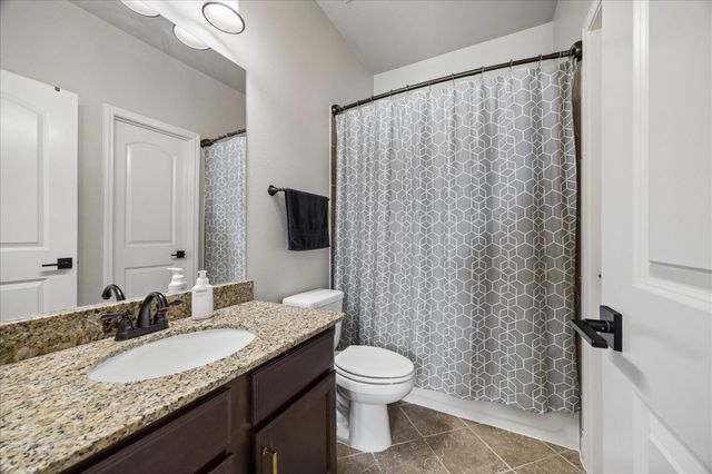 13619 Breakwater Path Loop, Houston, TX 77044