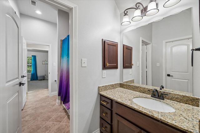 13619 Breakwater Path Loop, Houston, TX 77044
