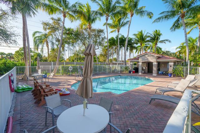 108 Ocean Cay Way, Hypoluxo, FL 33462
