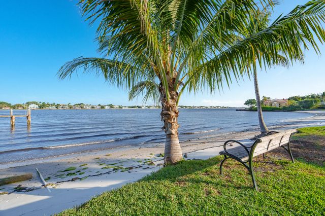 108 Ocean Cay Way, Hypoluxo, FL 33462