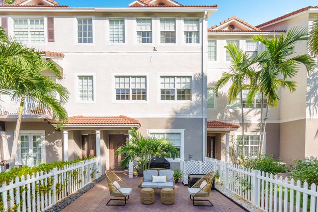 108 Ocean Cay Way, Hypoluxo, FL 33462