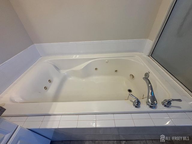 189 Sunshine Drive 189, Piscataway, NJ 08854