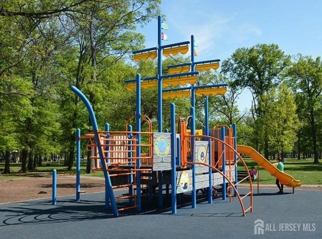 189 Sunshine Drive 189, Piscataway, NJ 08854