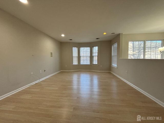 189 Sunshine Drive 189, Piscataway, NJ 08854