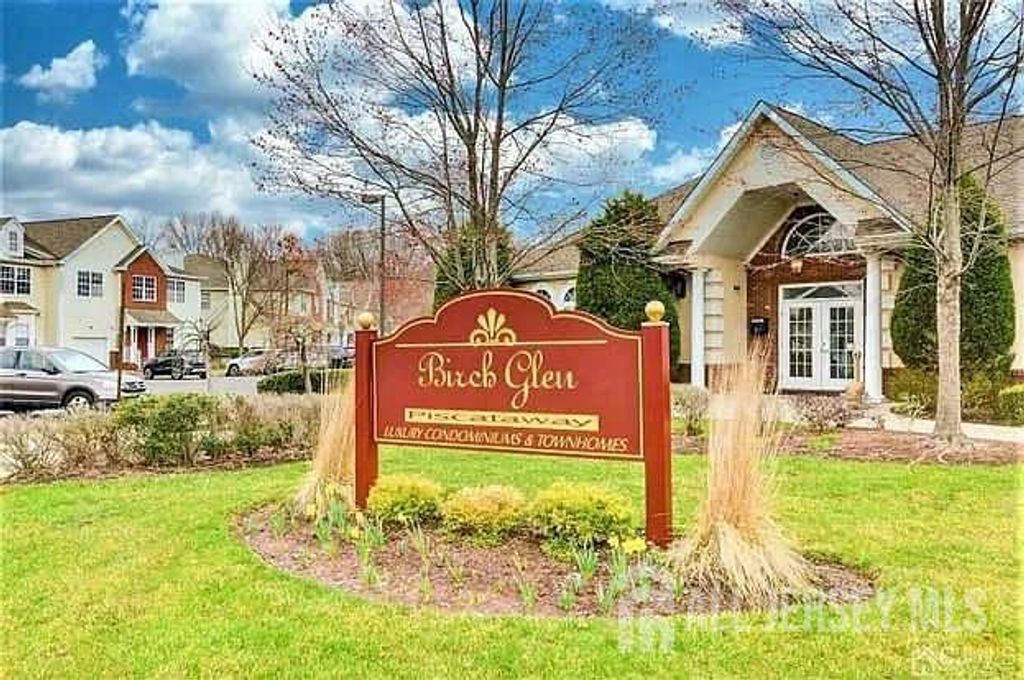 189 Sunshine Drive 189, Piscataway, NJ 08854